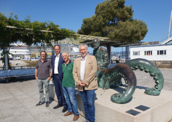 El presidente de la Autoridad Portuaria de Vigo, Carlos Botana, se reunió con la Sociedad Jules Verne para encontrar vías de colaboración y trabajo conjunto para poner en valor la figura de Julio Verne, Vigo y su puerto.