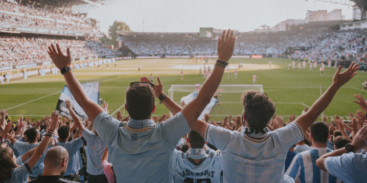 Gran himno en Balaídos, mal partido del Celta