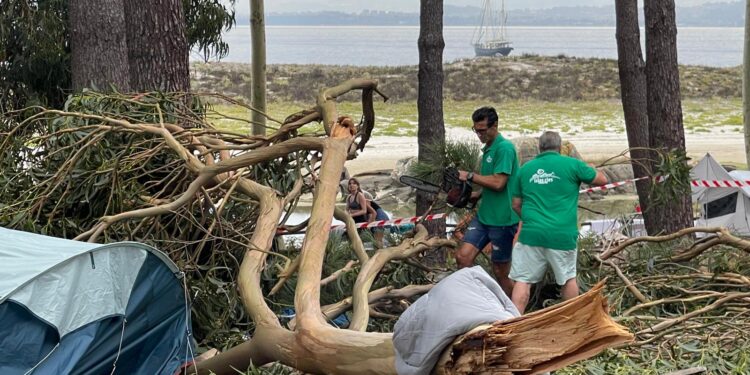 Reciben el alta dos heridos en Cíes, un varón sigue con pronóstico reservado y una mujer en observación