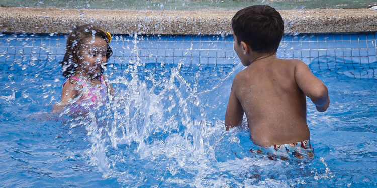 Las alertas por calor se prolongan un día más en Vigo y su área: el termómetro no bajó de los 21ºC de madrugada