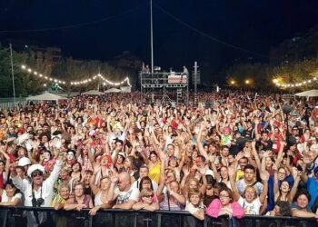 Servicios especiales de bus para el Carnaval de Verano de Redondela: horarios y puntos de salida