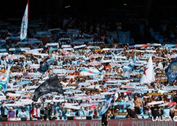 Gran himno en Balaídos, mal partido del Celta