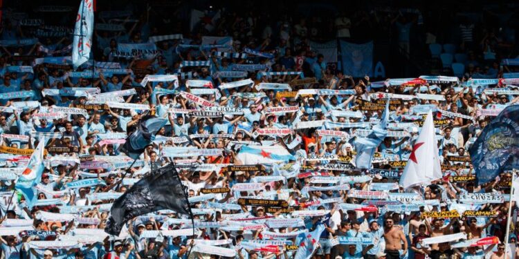 Gran himno en Balaídos, mal partido del Celta