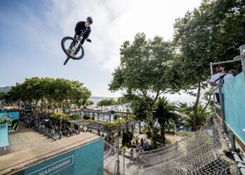 El viento cambia los planes en O Marisquiño: nuevos horarios para la final más espectacular