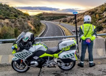 Restablecida la circulación en la A-52 tras las retenciones causadas por el incendio de un camión