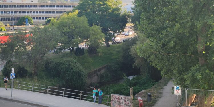 Eliminado un punto de vertido de aguas residuales al río Lagares