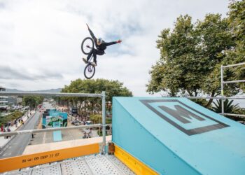 O Marisquiño luce toda su espectacularidad: así es un vuelo sin motor sobre Samil