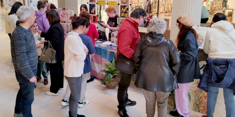 El Mercado Mona celebra su segunda edición en Vigo con 14 artistas locales