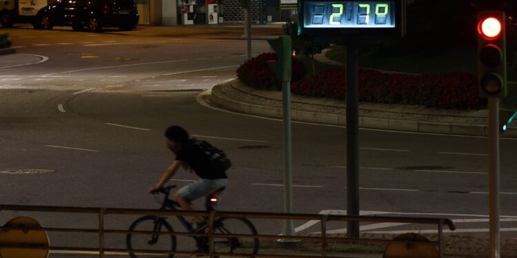 Vigo roza los 27ºC de madrugada tras vivir el día más caluroso del año