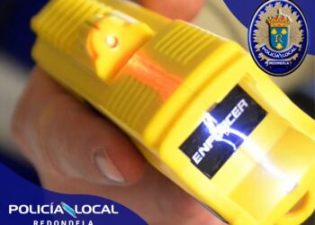 Reducen con una pistola ‘taser’, tras otro episodio violento, al hombre que irrumpió en casa de su madre en Chapela