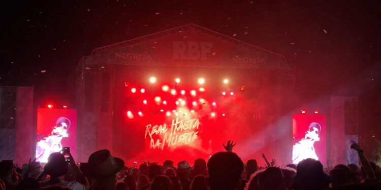 Miles de personas bailaron al ritmo de Anuel AA en el RBF de Nigrán, que cerró su segunda edición