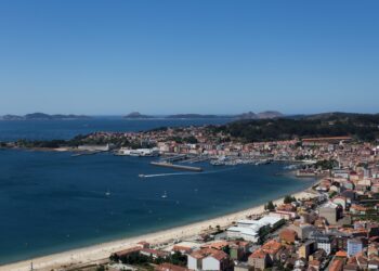 Prohibido el baño en la playa de Rodeira por vertidos