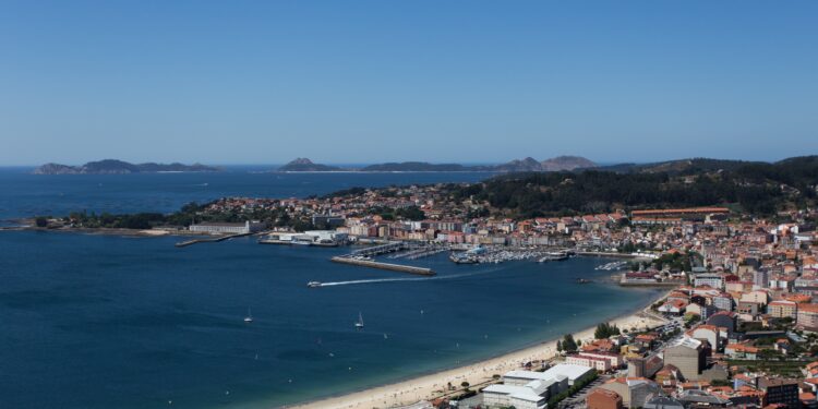 Prohibido el baño en la playa de Rodeira por vertidos