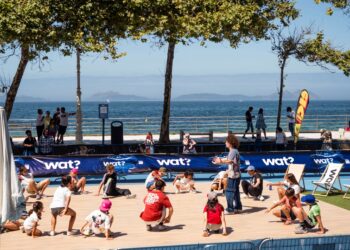 Vigo retrasa el cierre de los locales de ocio por O Marisquiño y Vitrasa publica los horarios a Samil