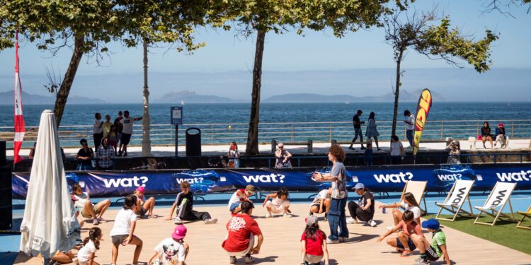 Vigo retrasa el cierre de los locales de ocio por O Marisquiño y Vitrasa publica los horarios a Samil