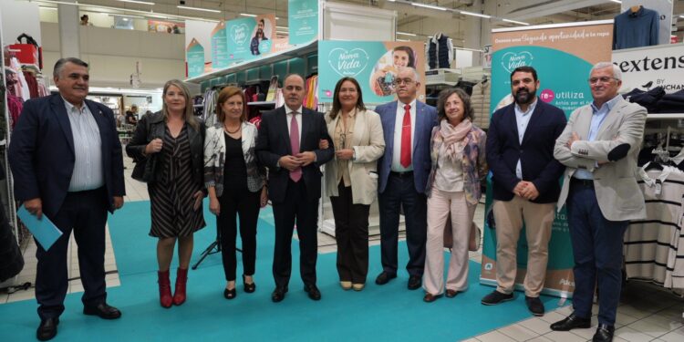 Alcampo y Moda Re- instalan en Vigo su primer ‘córner’ de ropa de segunda mano de Galicia