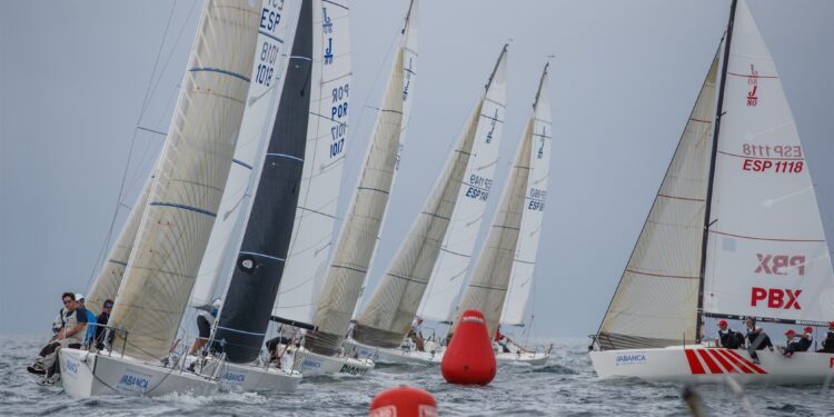 El Trofeo Príncipe de Asturias se estrena con nota en Baiona