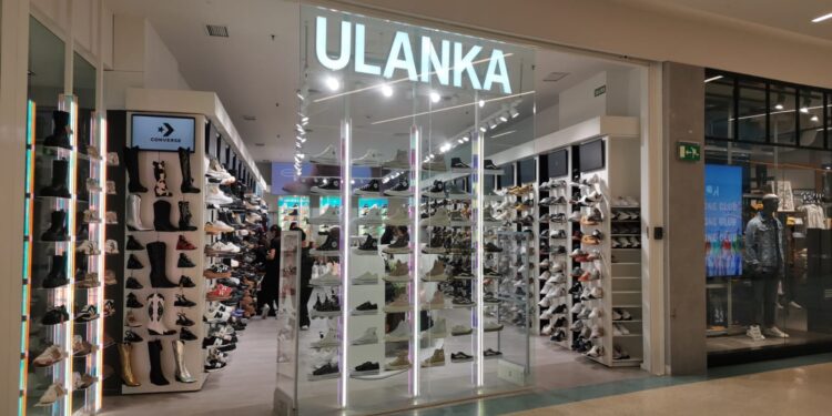 La zapatería Ulanka reabre en el Gran Vía de Vigo