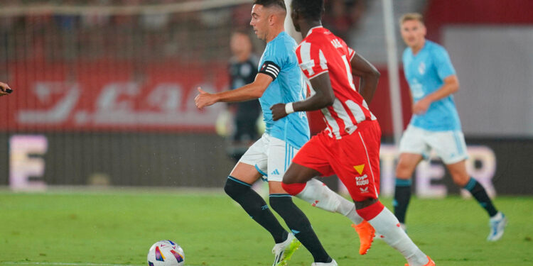 El Celta gana en Almería, respira y ficha a un internacional para la banda izquierda