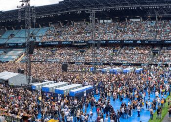 PP y BNG fuerzan un pleno en Vigo sobre el patrocinio de Guns N’ Roses y piden que Caballero no se ausente