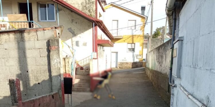 Vecinos de Lavadores «hasta las narices» por la presencia de okupas exigen al Concello que actúe ya