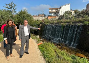 Caballero muestra su orgullo por la ampliación del paseo del Lagares: “¿Alguno había visto esto antes?”