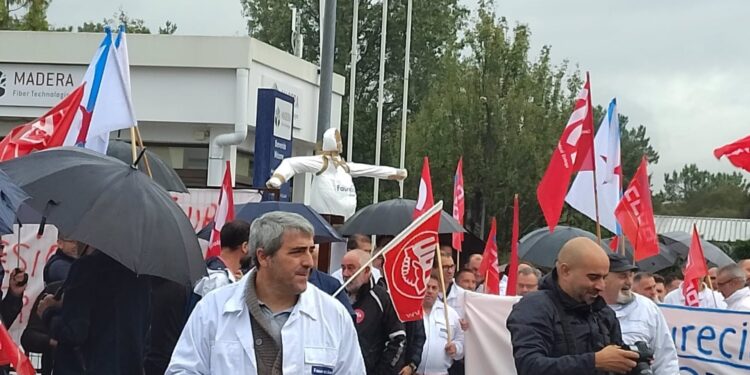 La plantilla de la antigua filial de Faurecia, en concurso de acreedores, pide a la Xunta “inversores serios”