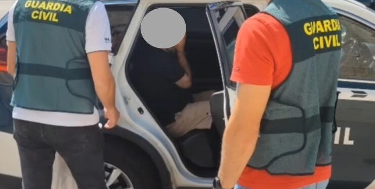 Detenido un vigués por más de una veintena de robos en vehículos en Lalín y Silleda