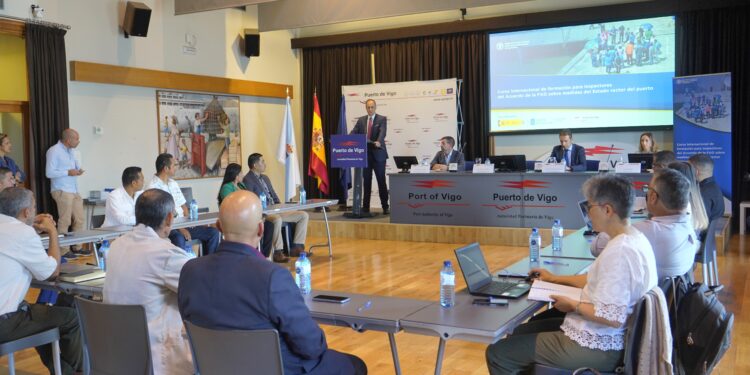 El puerto de Vigo acoge el tercer curso de formación para inspectores de pesca liderado por la FAO