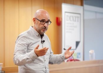 Francisco Castro dimite como director xeral de la editorial Galaxia