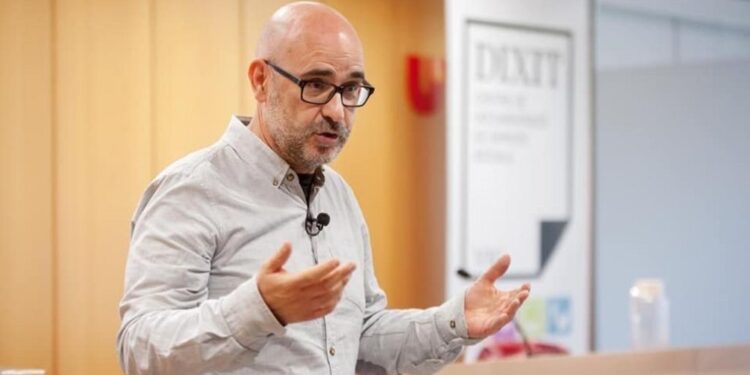 Francisco Castro dimite como director xeral de la editorial Galaxia