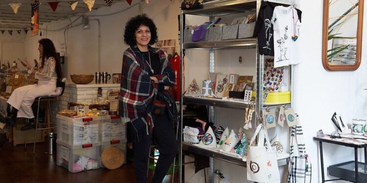 El Mercado Reciclado celebra otra edición en Vigo con ropa, artesanía, comida vegana y música