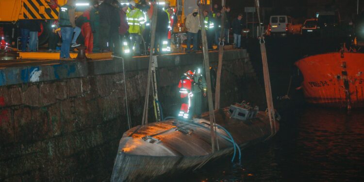 El Supremo condena con penas menores a dos acusados del ‘narcosubmarino’ de Cangas absueltos
