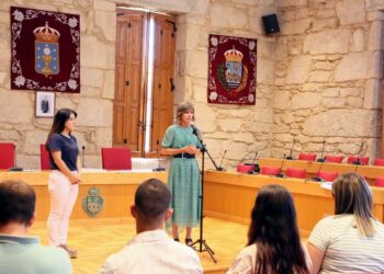 El gobierno de Ponteareas denuncia la «herencia» del bipartito: «Deuda de 9 millones y contratos vencidos»