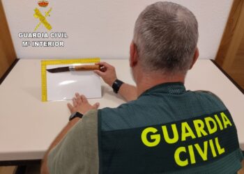 Tres detenidos tras entrar con un bate y una navaja en una vivienda de Gondomar para cobrar una deuda de drogas