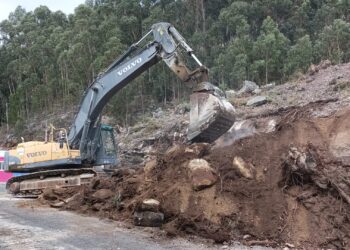 Las obras del aparcamiento disuasorio de Domaio inician los movimientos de tierras