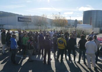 Empleados de la antigua filial de Faurecia en O Porriño se concentrarán ante el desmantelamiento de la firma