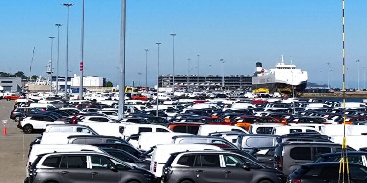 Stellantis Vigo amplía 24 horas la parada de actividad en el sistema 1