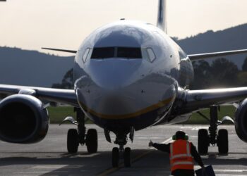 Ryanair no rebaja su apuesta por el vuelo Vigo-Londres: mantendrá en invierno la operativa de verano