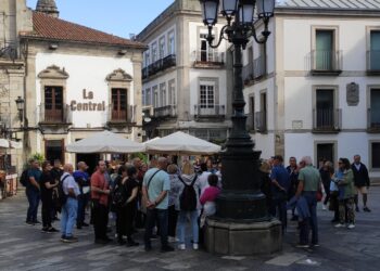 Caballero carga contra la oferta gastronómica en el puerto para los cinco cruceros: “No queremos foodtrucks”