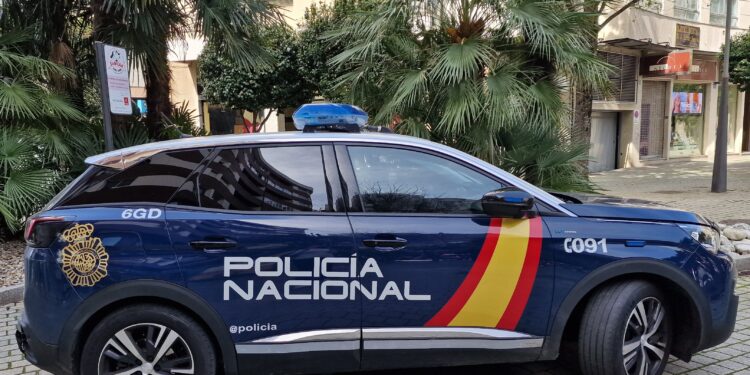 Detenido un joven en Vigo por varios robos nocturnos en vehículos, comercios y obras