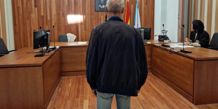 Acepta dos años de prisión un vigués que pinchó las ruedas de 11 coches y le clavó un cuchillo a un testigo