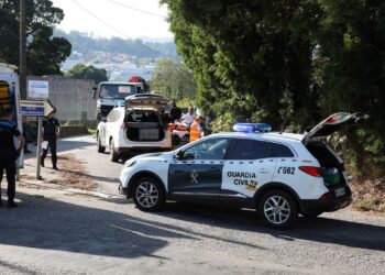 Cuatro heridos al empotrarse con un coche robado contra un camión en Vigo