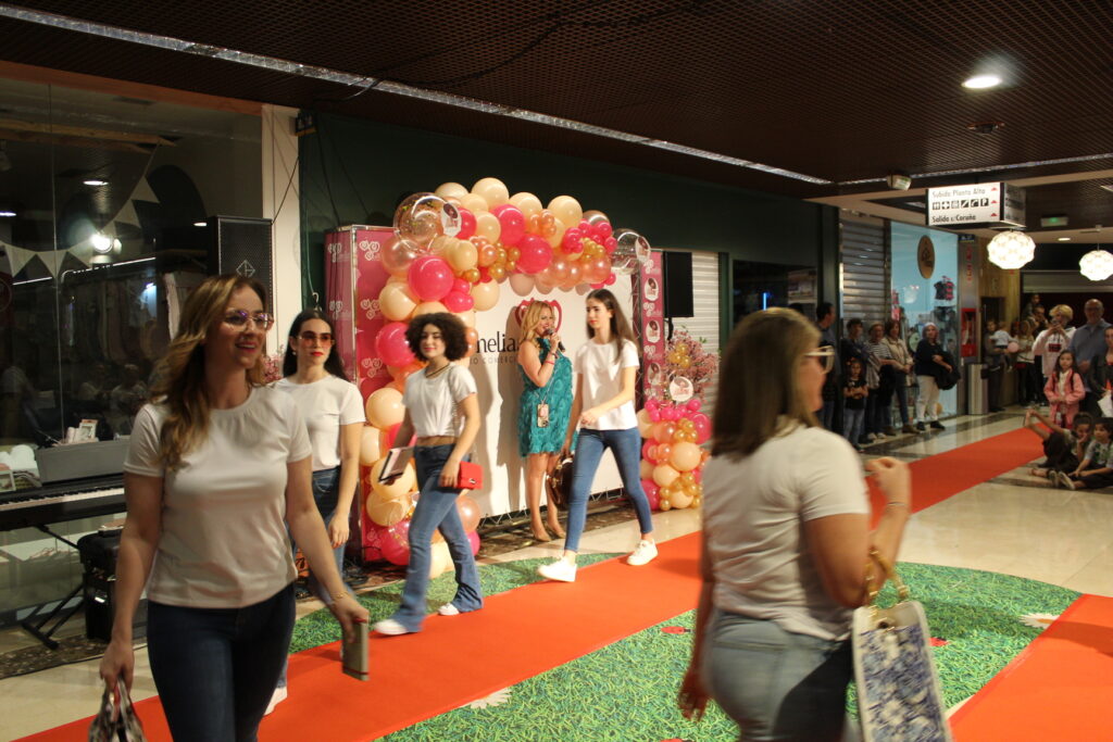 La Fashion Day de Camelias marca tendencias: moda y alegría en el "evento más importante del año"