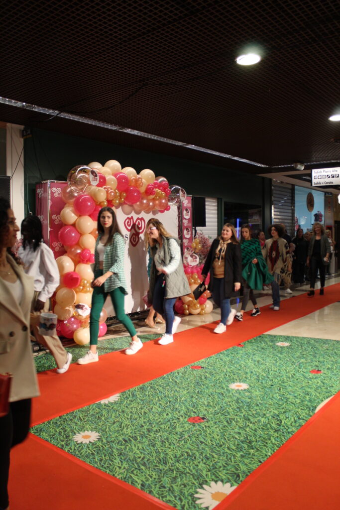 La Fashion Day de Camelias marca tendencias: moda y alegría en el "evento más importante del año"