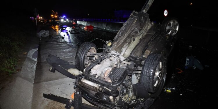 Un joven muere en la A-55 en Tui tras dar su coche varias vueltas de campana