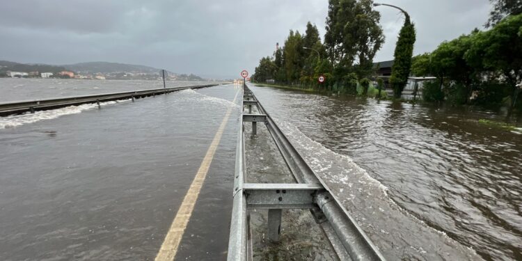 El temporal deja más de 300 incidencias: el mar reclama su espacio y las Cíes dan cobijo