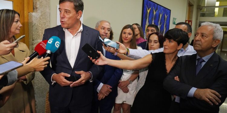 Besteiro niega que exista «influencia» de Ferraz en las primarias
