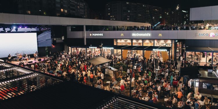 Vialia Vigo recibe casi un millón de visitantes en septiembre, coincidiendo con su segundo aniversario