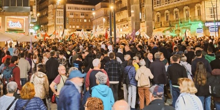 Cientos de personas salen a la calle en Vigo contra el «genocidio» del pueblo palestino